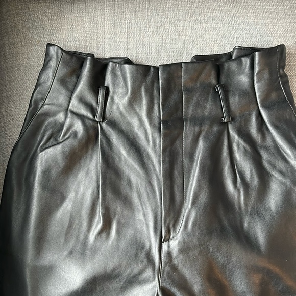 H&M high rise leather paper bag pant, US6 - Picture 2 of 4